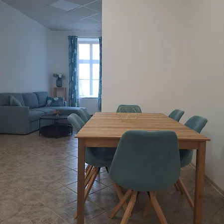 Stepankova 85 *
